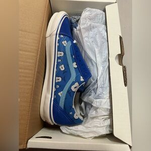 NIB Vans Vault OG Old Skool LX
Undefeated U-Man Blue Lolite
Size 11